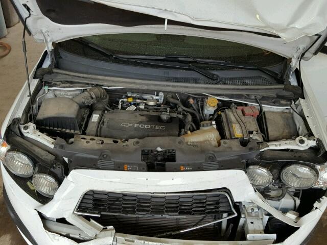 1G1JA6SH2F4120870 - 2015 CHEVROLET SONIC LS WHITE photo 7