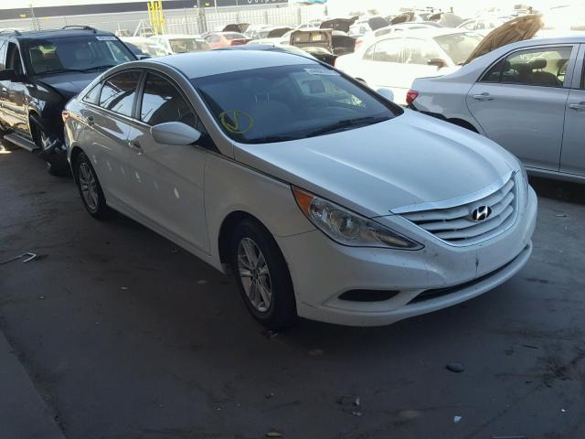 5NPEB4AC4DH670899 - 2013 HYUNDAI SONATA GLS WHITE photo 1