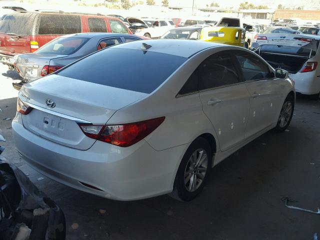 5NPEB4AC4DH670899 - 2013 HYUNDAI SONATA GLS WHITE photo 4