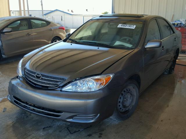 4T1BE32K94U921024 - 2004 TOYOTA CAMRY LE GRAY photo 2