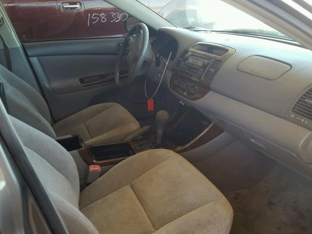 4T1BE32K94U921024 - 2004 TOYOTA CAMRY LE GRAY photo 5