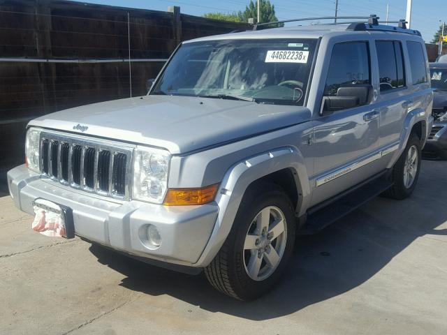 1J8HG58NX6C364728 - 2006 JEEP COMMANDER SILVER photo 2