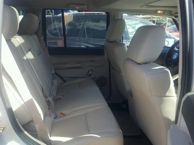 1J8HG58NX6C364728 - 2006 JEEP COMMANDER SILVER photo 6