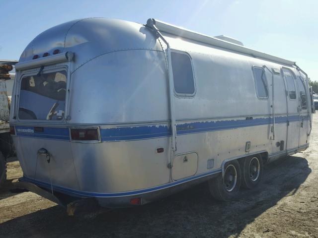 1STGEAJ21LJ507723 - 1990 AIRS EXCELLA 银色 照片 4