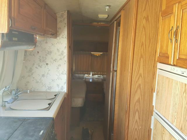 1STGEAJ21LJ507723 - 1990 AIRS EXCELLA 银色 照片 6