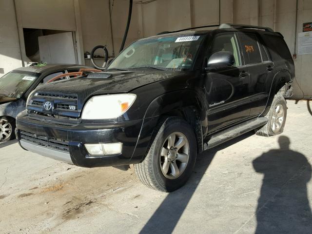 JTEBT14R548010671 - 2004 TOYOTA 4RUNNER SR BLACK photo 2