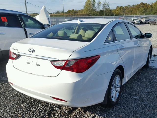 5NPEB4AC5BH267995 - 2011 HYUNDAI SONATA WHITE photo 4