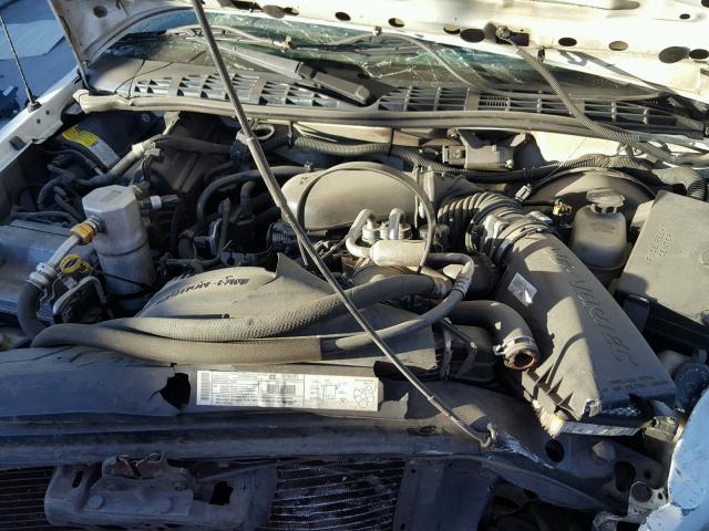 1GTCS19W118224997 - 2001 GMC SONOMA WHITE photo 7