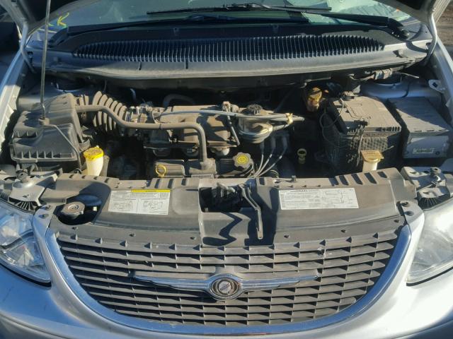 2C8GP54L34R589714 - 2004 CHRYSLER TOWN & COU SILVER photo 7