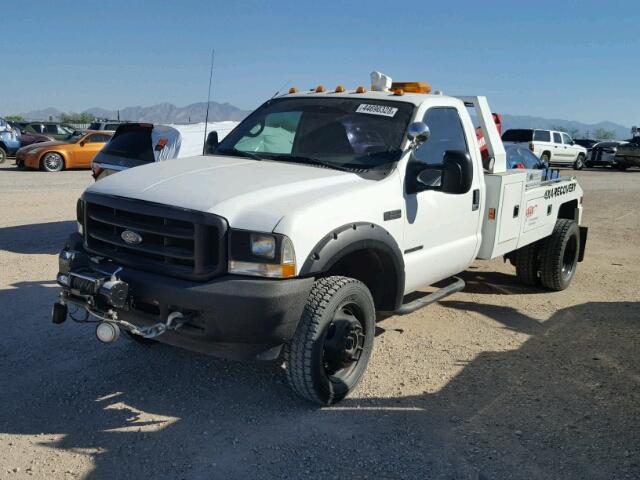 1FDAF57F52EC96774 - 2002 FORD F550 SUPER WHITE photo 2