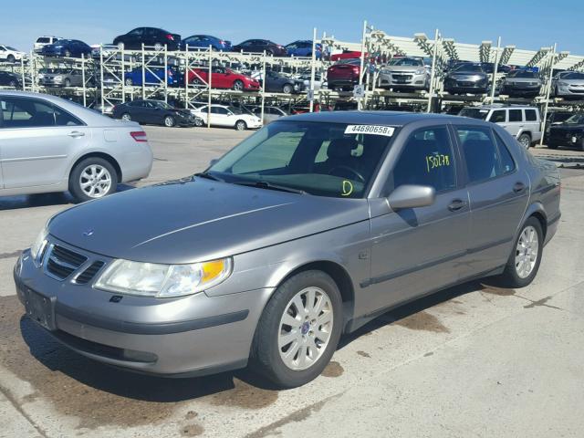 YS3EB49E723028247 - 2002 SAAB 9-5 LINEAR SILVER photo 2