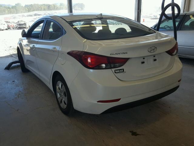 5NPDH4AE4GH756472 - 2016 HYUNDAI ELANTRA SE WHITE photo 3