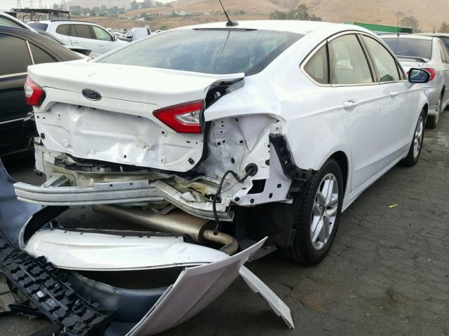 3FA6P0HD5FR163979 - 2015 FORD FUSION SE WHITE photo 4