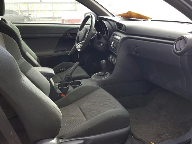 JTKJF5C76B3008588 - 2011 TOYOTA SCION TC 灰色 照片 5