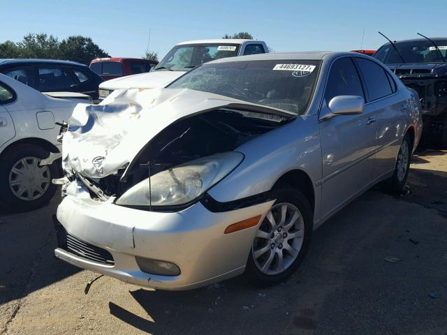 JTHBF30G225016842 - 2002 LEXUS ES SILVER photo 2