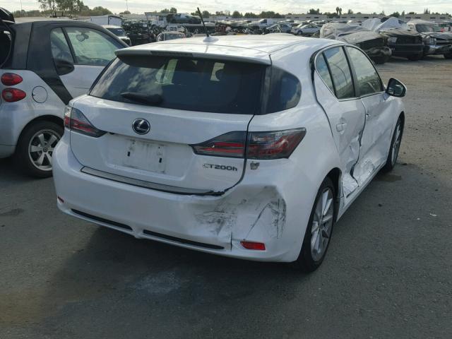 JTHKD5BHXD2142958 - 2013 LEXUS CT 200 WHITE photo 4