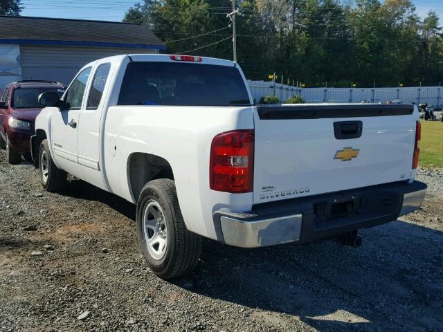 1GCRCSE09DZ276908 - 2013 CHEVROLET SILVERADO WHITE photo 3