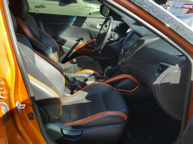 KMHTC6AE5GU251824 - 2016 HYUNDAI VELOSTER T ORANGE photo 5