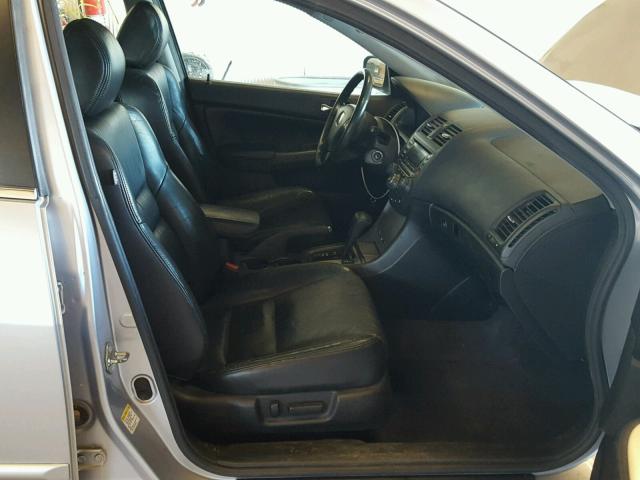 1HGCM66504A043679 - 2004 HONDA ACCORD SILVER photo 5