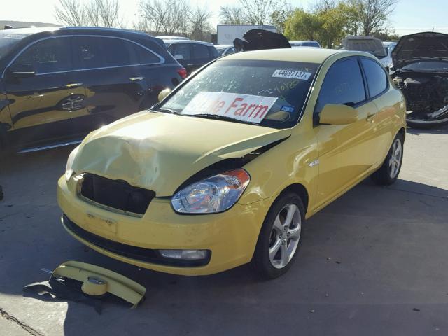 KMHCN36CX9U123484 - 2009 HYUNDAI ACCENT YELLOW photo 2