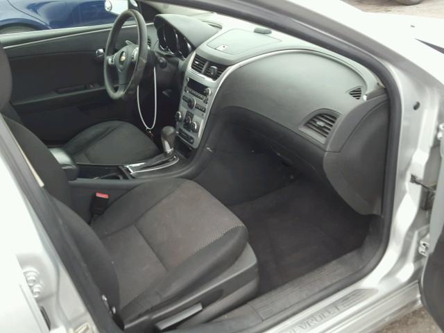 1G1ZC5E17BF363496 - 2011 CHEVROLET MALIBU 1LT ვერცხლისფერი ფოტო 5