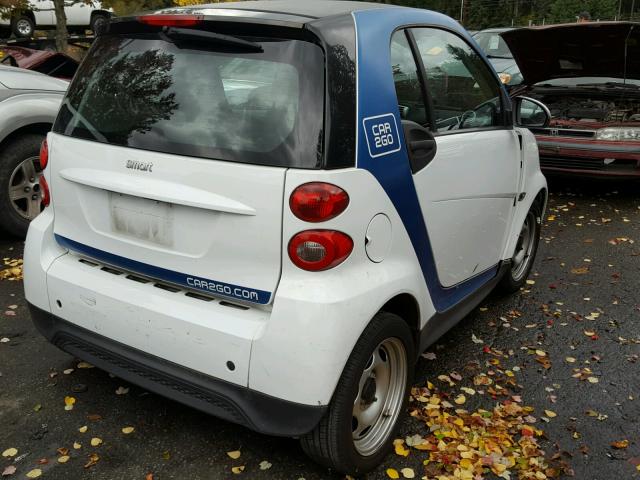 WMEEJ3BA3FK787390 - 2015 SMART FORTWO PUR TWO TONE photo 4