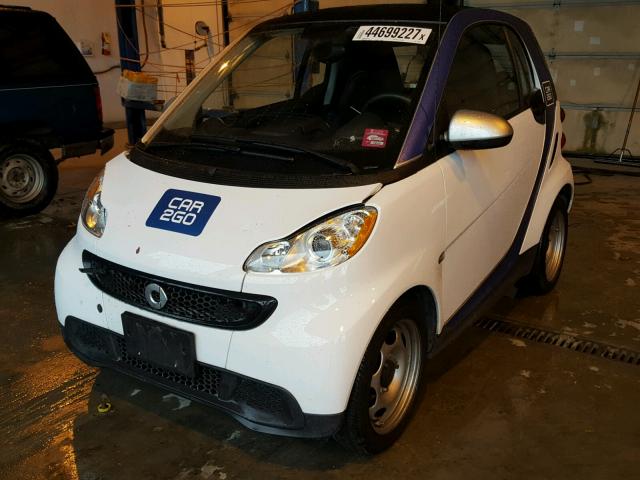 WMEEJ3BA2EK782292 - 2014 SMART FORTWO PUR TWO TONE photo 2