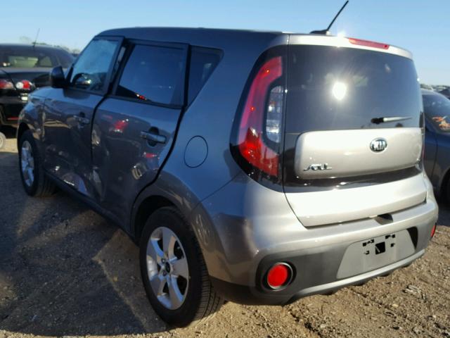 KNDJN2A26H7423248 - 2017 KIA SOUL GRAY photo 3