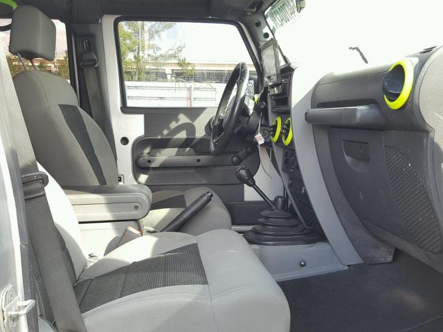 1J4BA3H13AL222871 - 2010 JEEP WRANGLER U BLACK photo 5