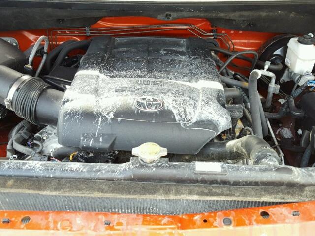 5TFHY5F16HX583492 - 2017 TOYOTA TUNDRA ORANGE photo 7