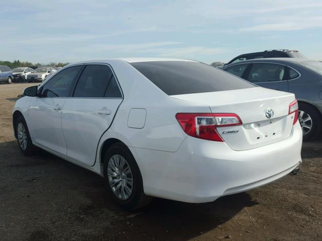 4T4BF1FK4CR270000 - 2012 TOYOTA CAMRY BASE WHITE photo 3