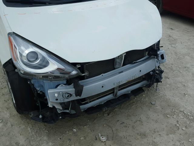 JTDKDTB31G1127589 - 2016 TOYOTA PRIUS C WHITE photo 9