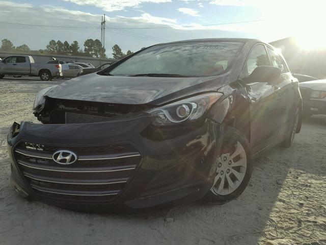 KMHD35LH7HU353889 - 2017 HYUNDAI ELANTRA GT BLACK photo 2