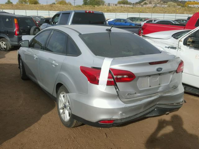 1FADP3F26FL328933 - 2015 FORD FOCUS SE SILVER photo 3