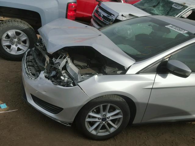 1FADP3F26FL328933 - 2015 FORD FOCUS SE SILVER photo 9