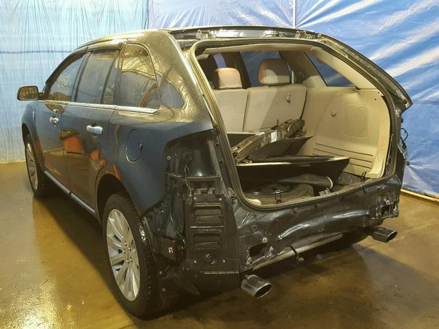 2LMDJ8JK3DBL25792 - 2013 LINCOLN MKX BLUE photo 3