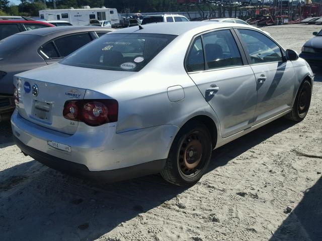 3VWJM71K88M135184 - 2008 VOLKSWAGEN JETTA SILVER photo 4