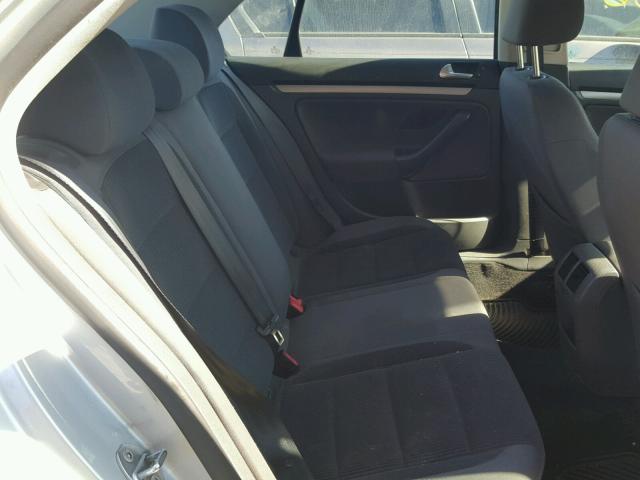 3VWJM71K88M135184 - 2008 VOLKSWAGEN JETTA SILVER photo 6