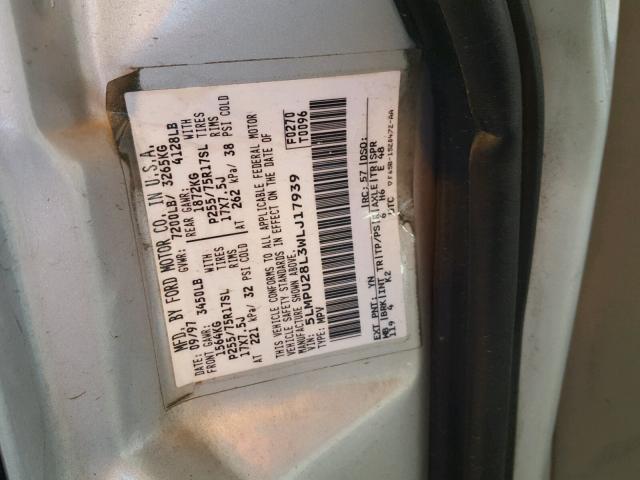 5LMPU28L3WLJ17939 - 1998 LINCOLN NAVIGATOR Gümüş fotoğraf 10