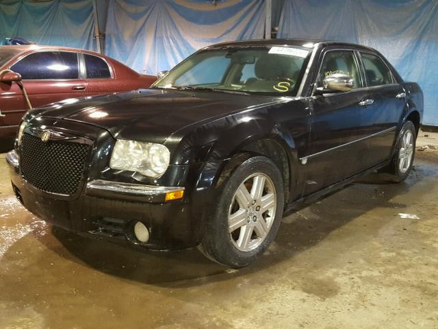 2C3LK63H36H263653 - 2006 CHRYSLER 300C BLACK photo 2