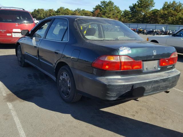 1HGCG6655YA152622 - 2000 HONDA ACCORD LX GREEN photo 3