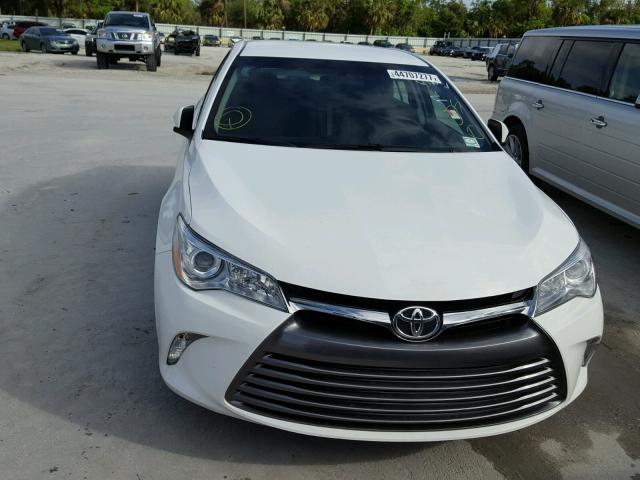 4T1BF1FK0GU564252 - 2016 TOYOTA CAMRY LE WHITE photo 9