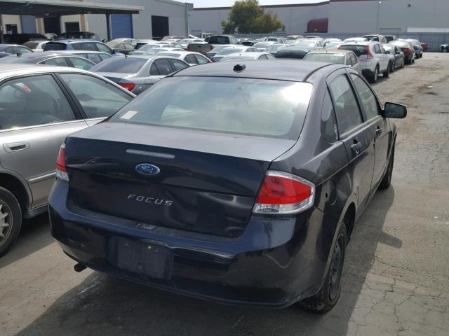 1FAHP34N18W216458 - 2008 FORD FOCUS S/SE BLACK photo 4