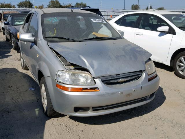 KL1TD52685B365884 - 2005 CHEVROLET AVEO BASE Srebrny zdjęcie 1
