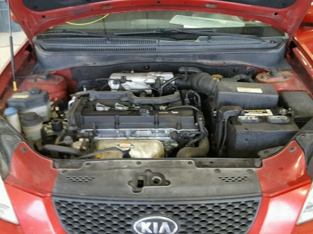 KNADE163666183028 - 2006 KIA RIO 5 RED photo 7