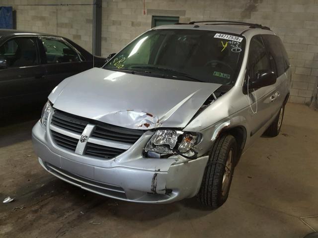 1D4GP45R07B159854 - 2007 DODGE CARAVAN SX SILVER photo 2