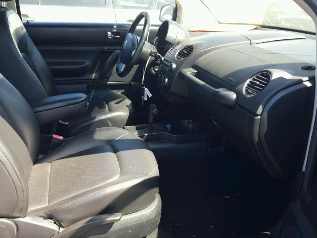 3VWRW31C89M501984 - 2009 VOLKSWAGEN NEW BEETLE Qara foto 5