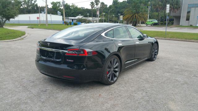 5YJSA1E46GF177493 - 2016 TESLA MODEL S BLACK photo 4