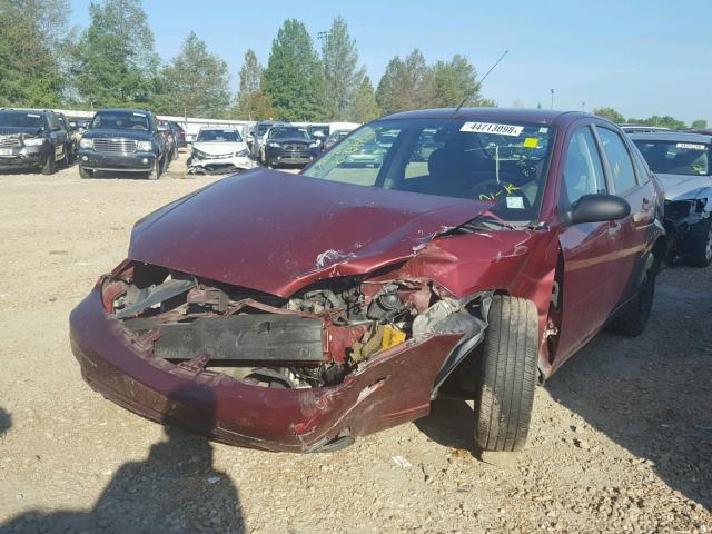 1FAHP34NX7W221379 - 2007 FORD FOCUS ZX4 MAROON photo 2