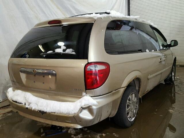 2A4GP54L57R274753 - 2007 CHRYSLER TOWN & COU GOLD photo 4